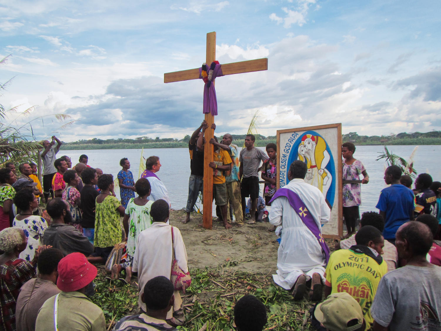 Symbols of Jubilee Year of Mercy in Timbunke Village